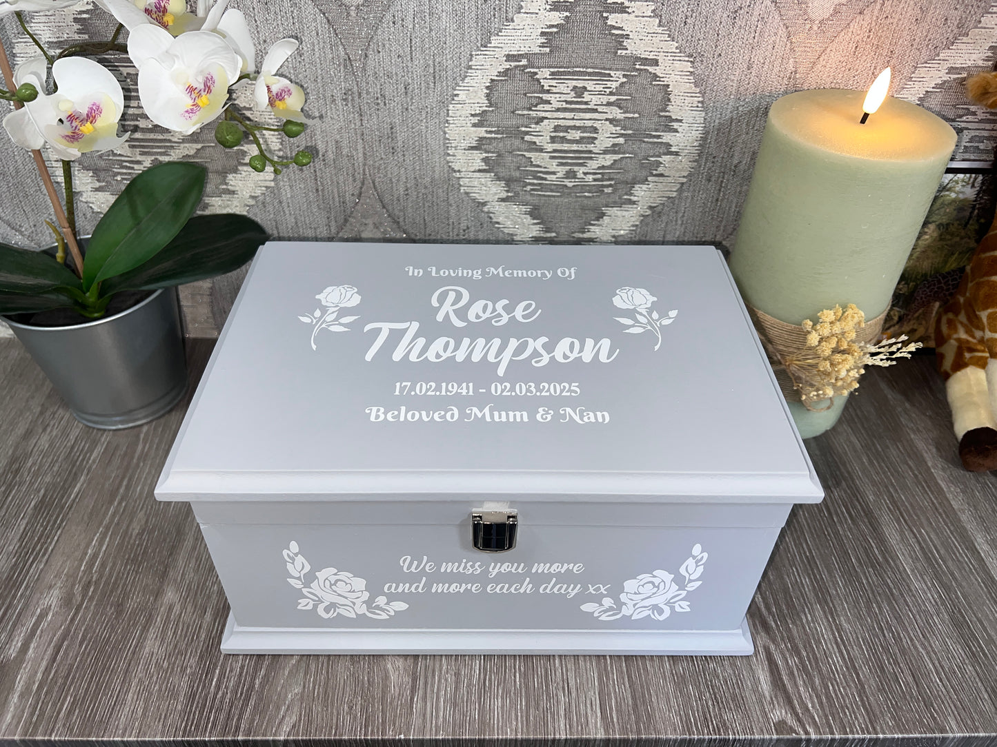 Kisses From Heaven Casket With Front Lock